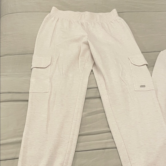 Matching Set - Picture 5 of 8